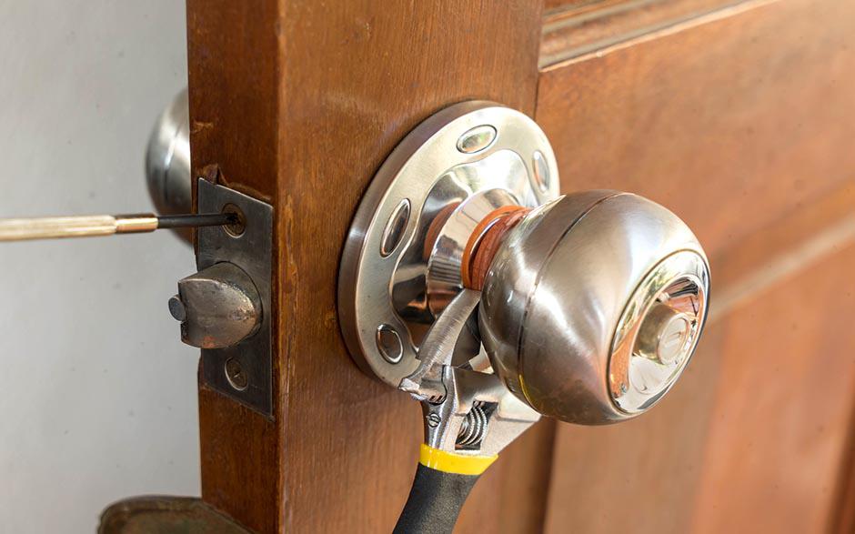 changer serrure porte Saint-Ouen
