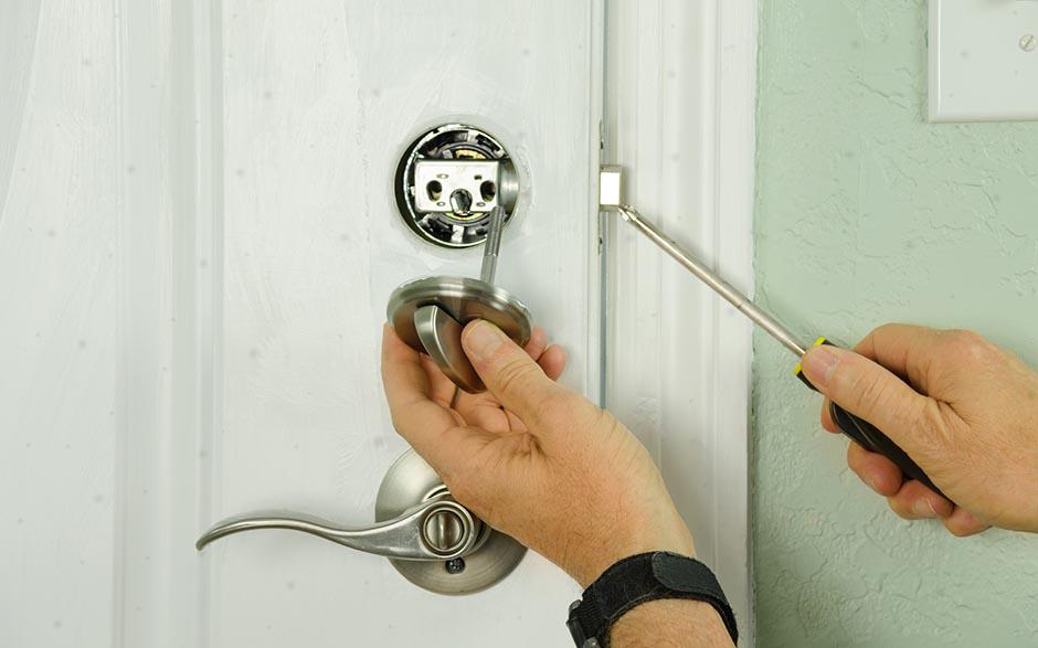 changer serrure porte Saint-Ouen